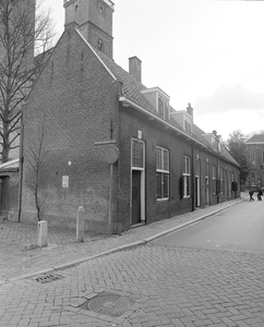 884677 Gezicht op de voorgevels van de Gronsveltkameren (Nicolaasdwarsstraat 2-12) te Utrecht, vanuit het noordwesten, ...